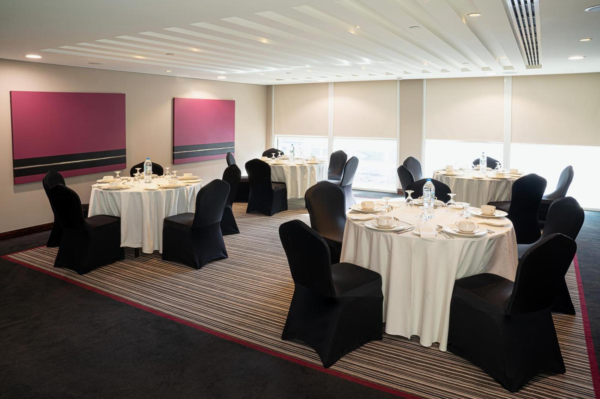 Centro Al Manhal By Rotana Hotel Abu Dhabi Eksteriør billede