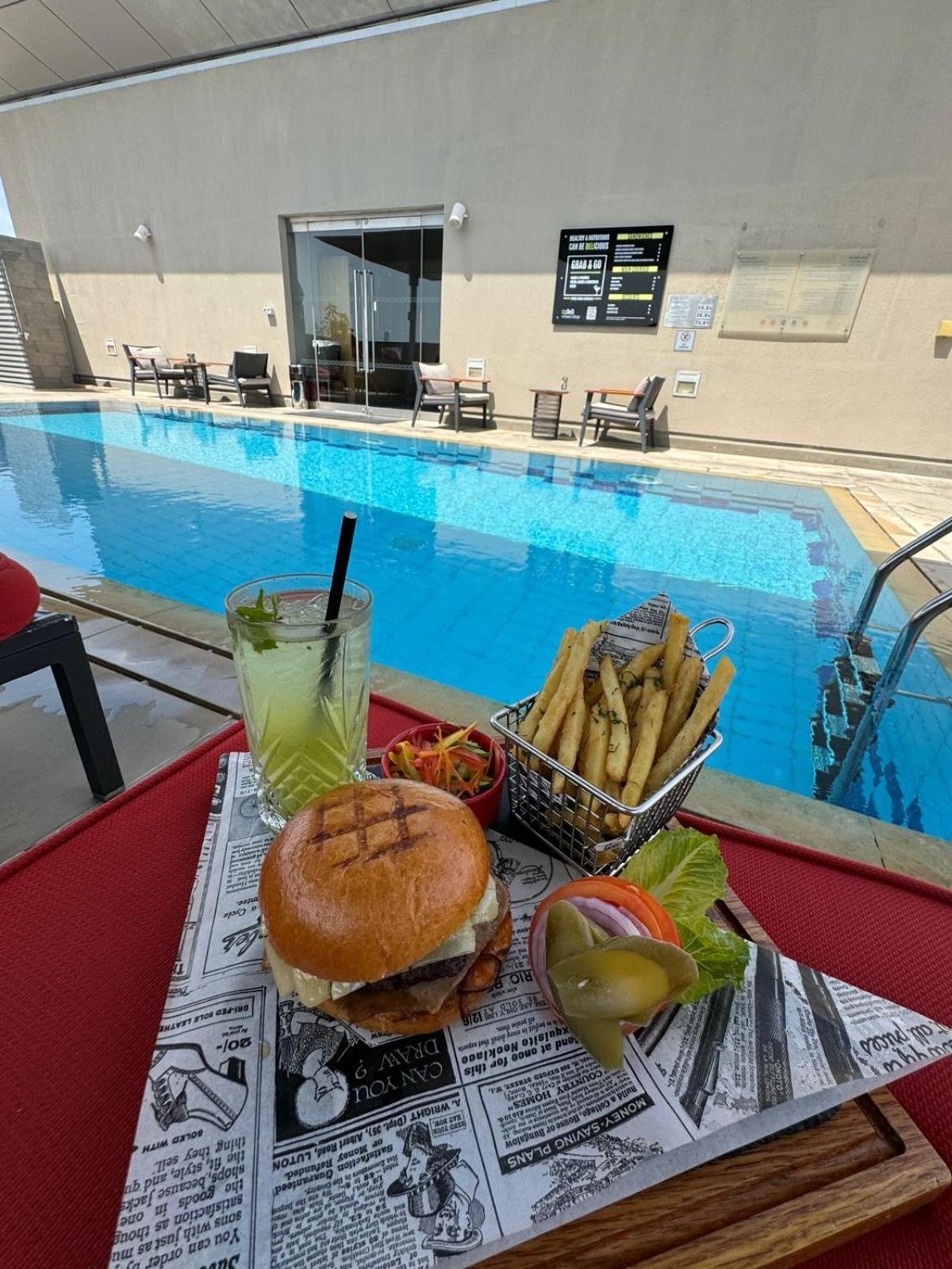 Centro Al Manhal By Rotana Hotel Abu Dhabi Eksteriør billede